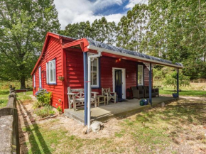 The Red Rooster Cottage - Raurimu Holiday Home, Raurimu